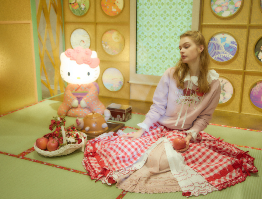 HELLO KITTY x PINK HOUSE